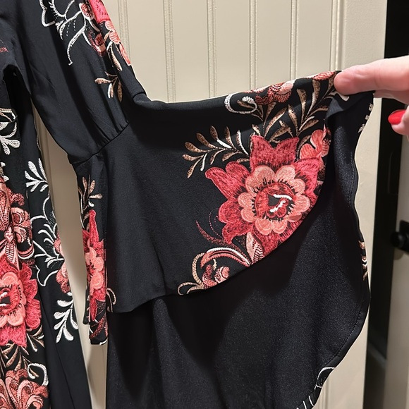 MSK Dress with dramatic Bell Sleeves in Beautiful Floral Jersey Stretch Size 14 - Picture 5 of 11